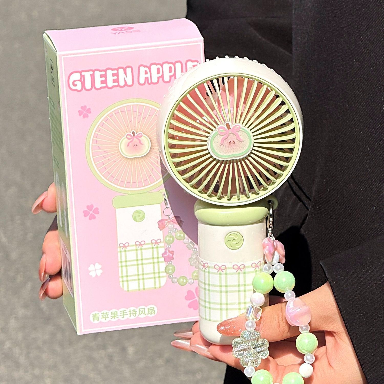Uroczy, wysokiej jakości mini  – Outdoor Power Fan recenzja i cena